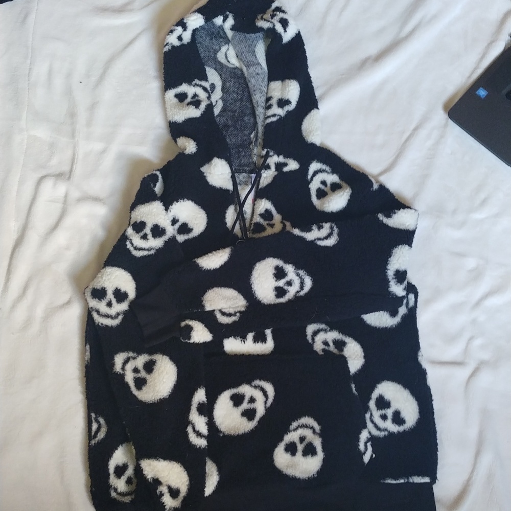 No boundaries hoodie